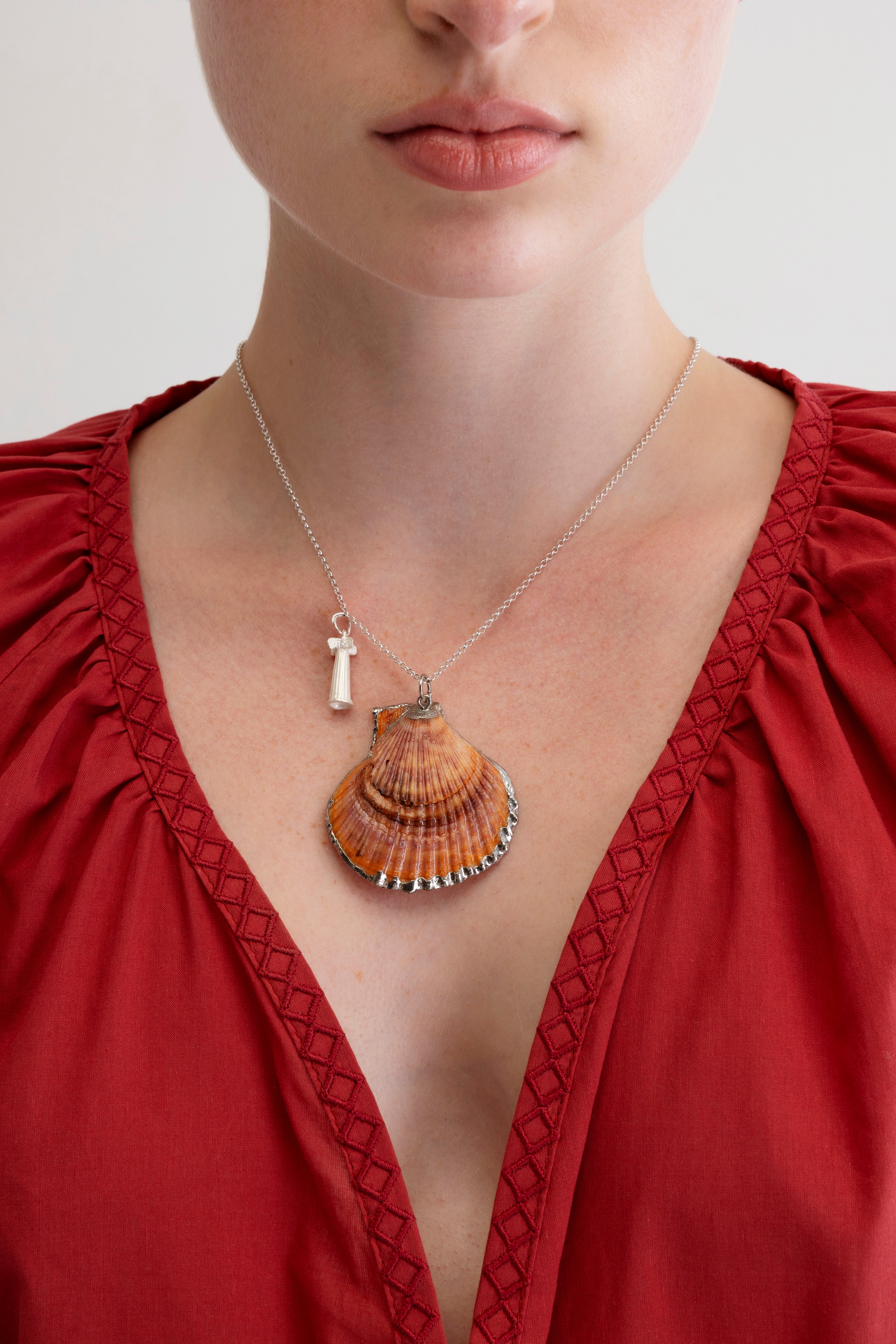SEASHELL - COLUMN NECKLACE