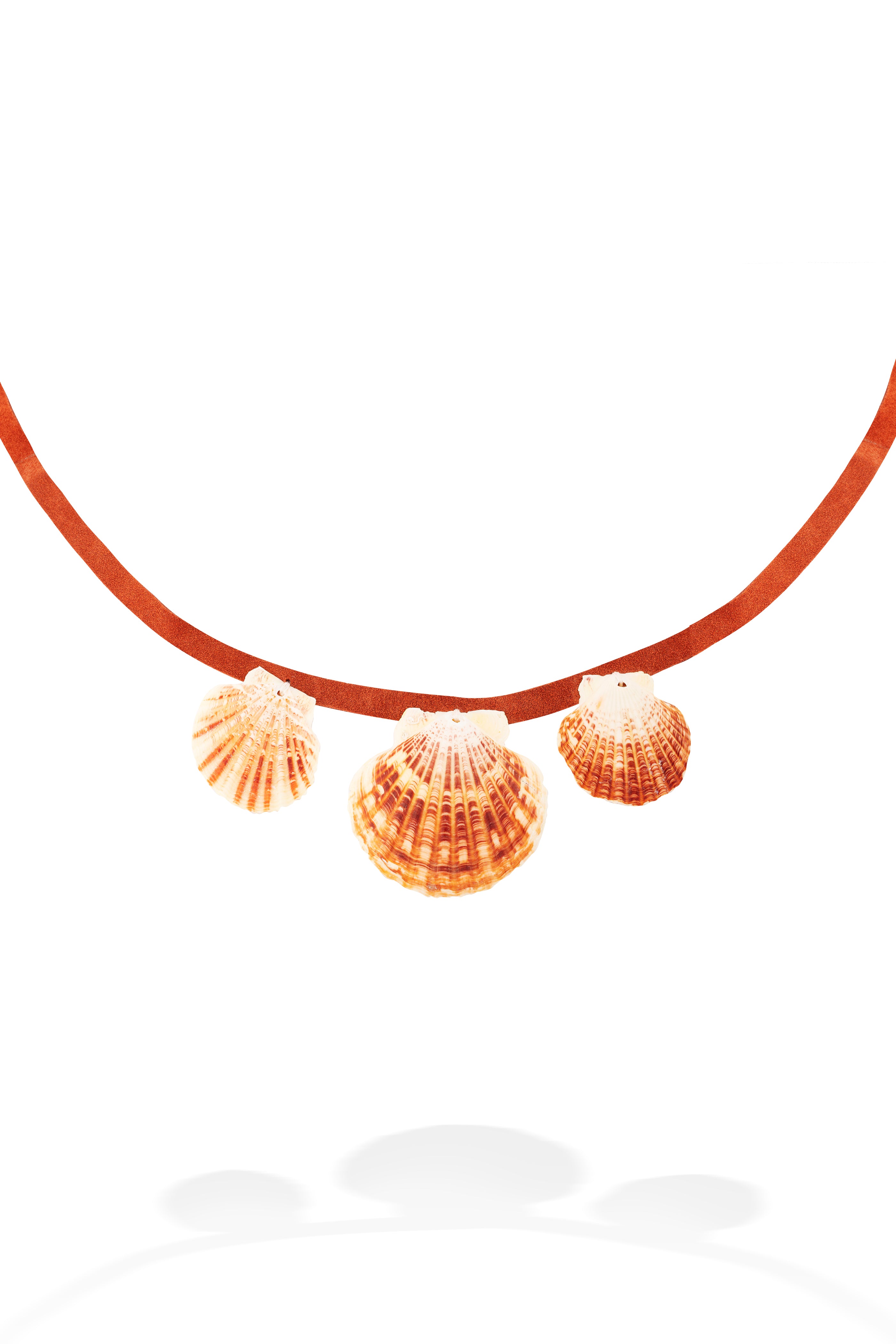 SEASHELL SUEDE NECKLACE