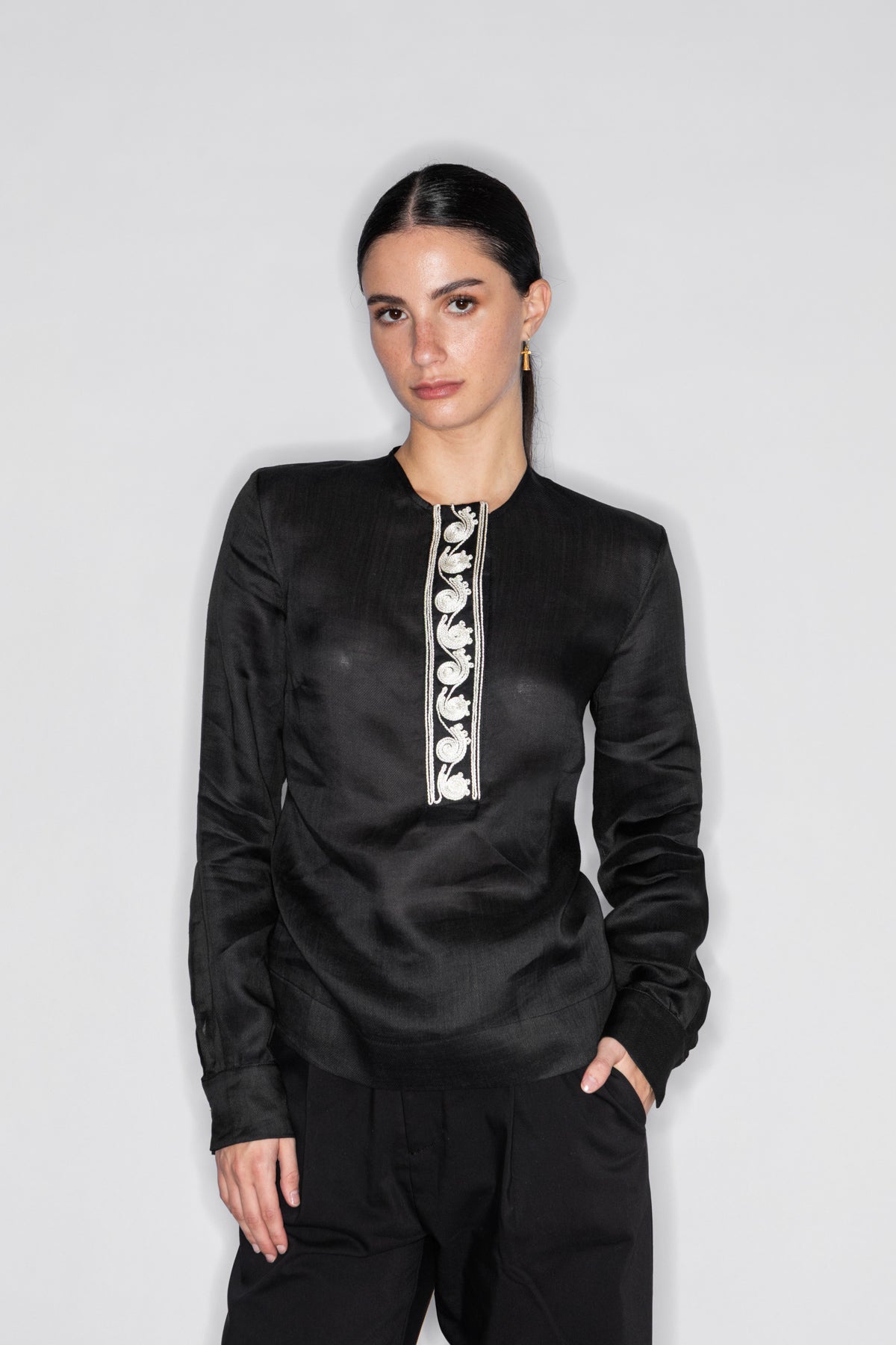 HORAE CORD EMBROIDERED BLOUSE
