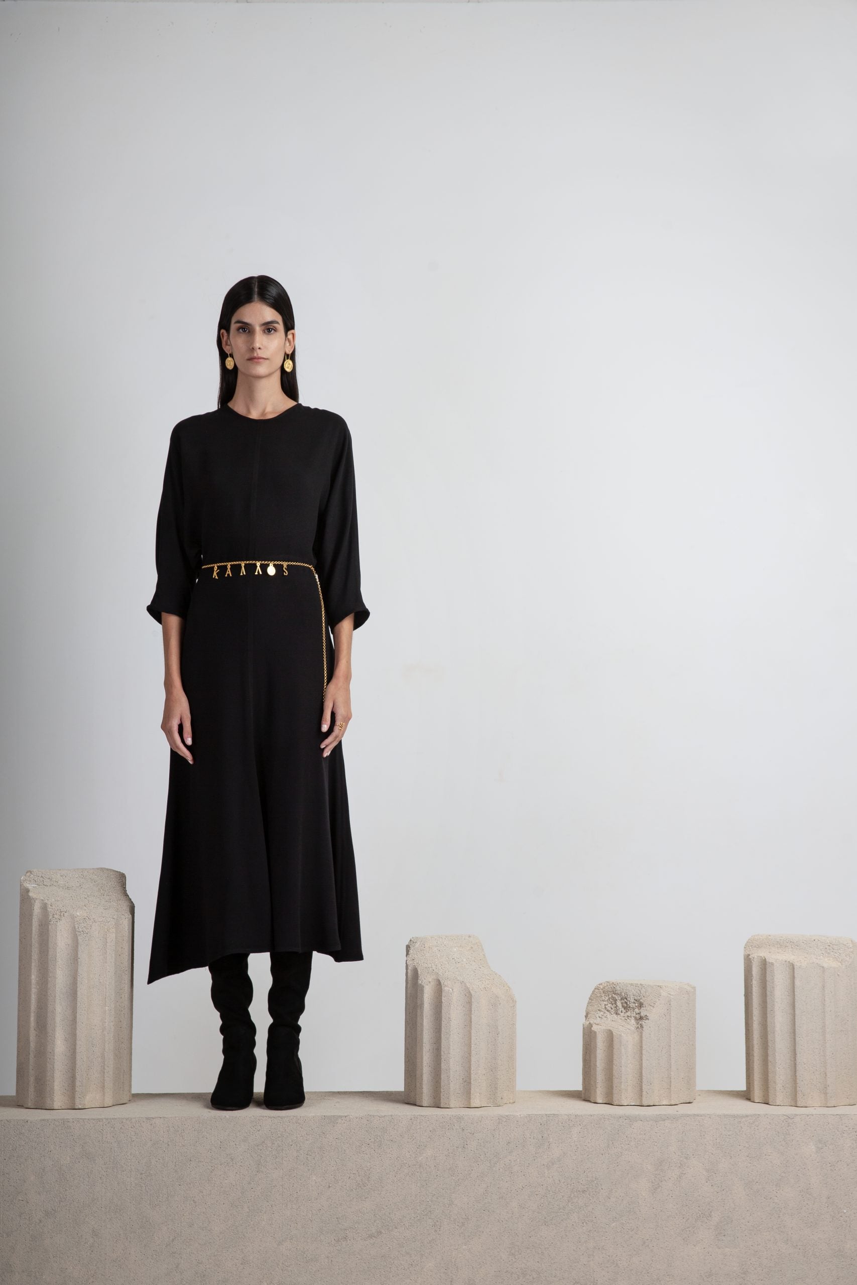 KALLOS MIDI DRESS WITH JEWELRY BELT BLACK