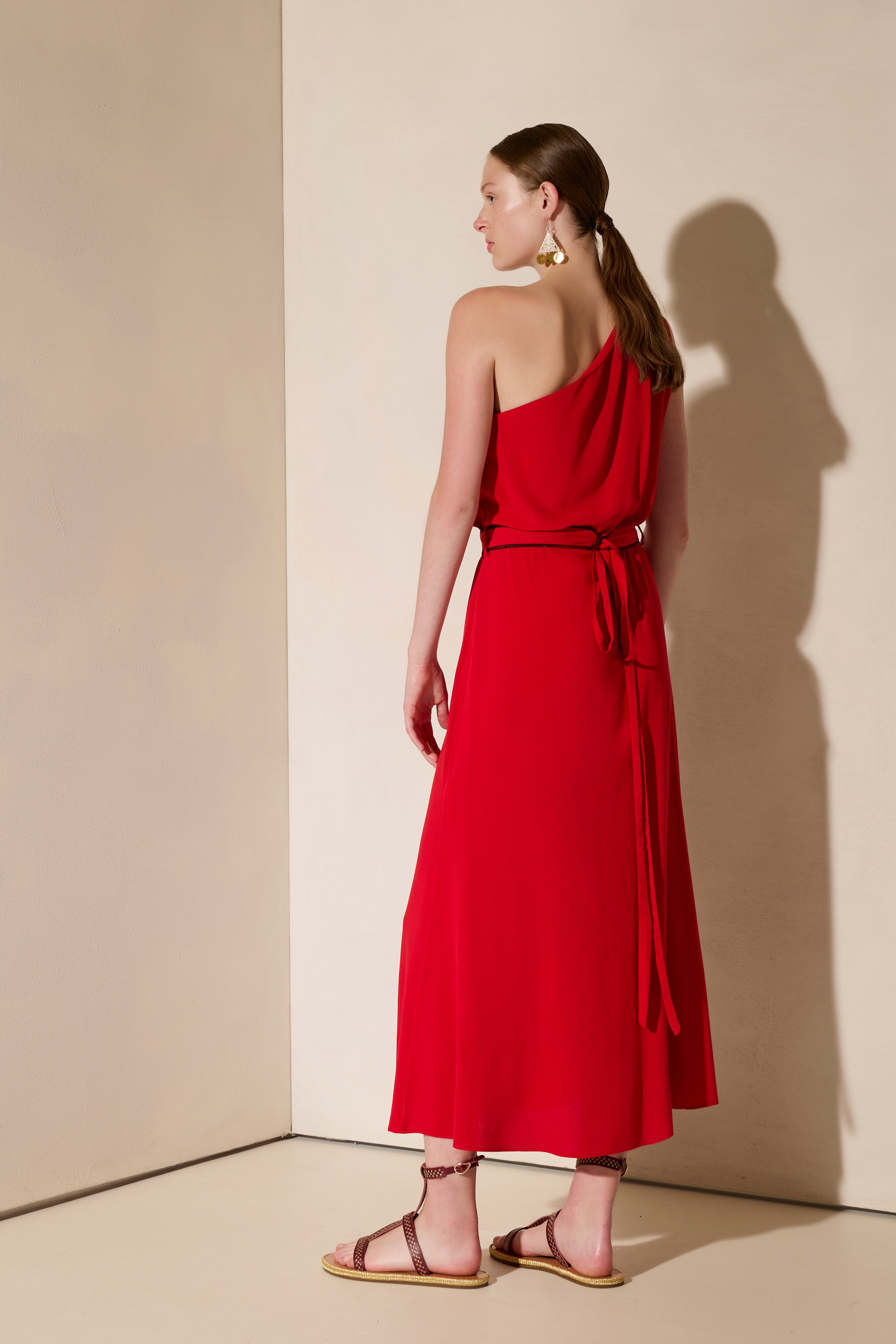 PORPES ONE SHOULDER MIDI DRESS