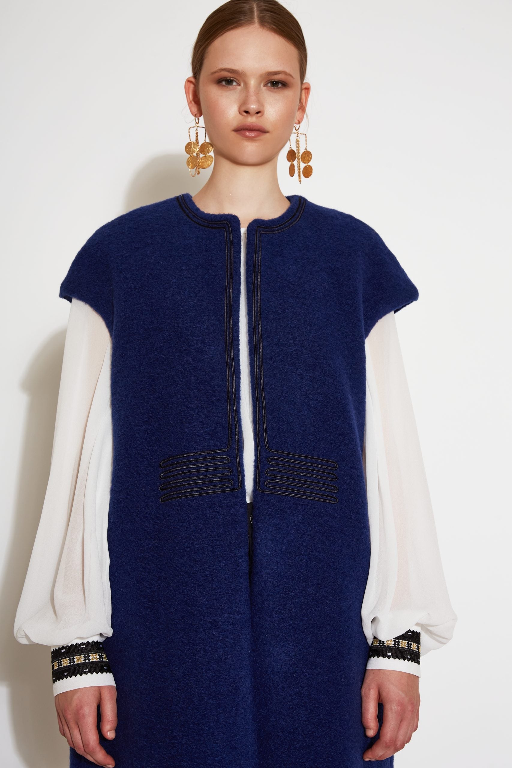 TIMFI SLEEVELESS EMBROIDERED WOOL COAT BLUE